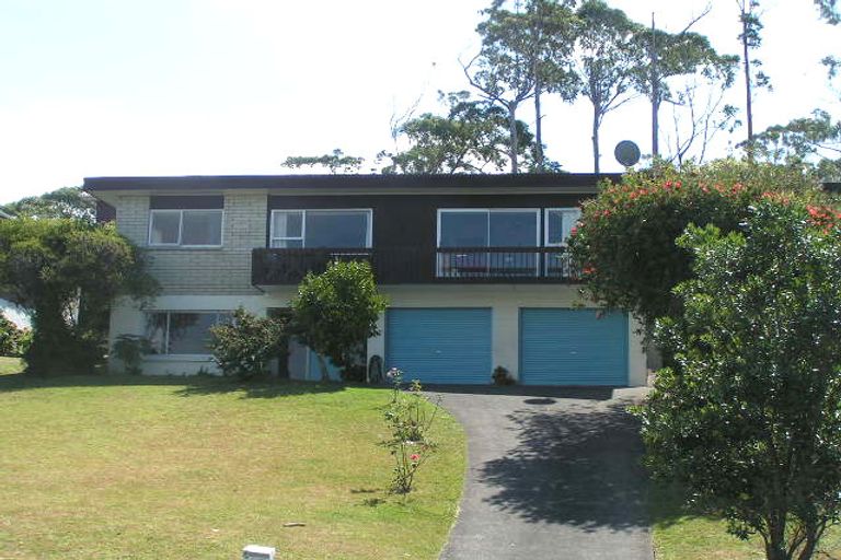 Photo of property in 34 Ravenwood Drive, Forrest Hill, Auckland, 0620
