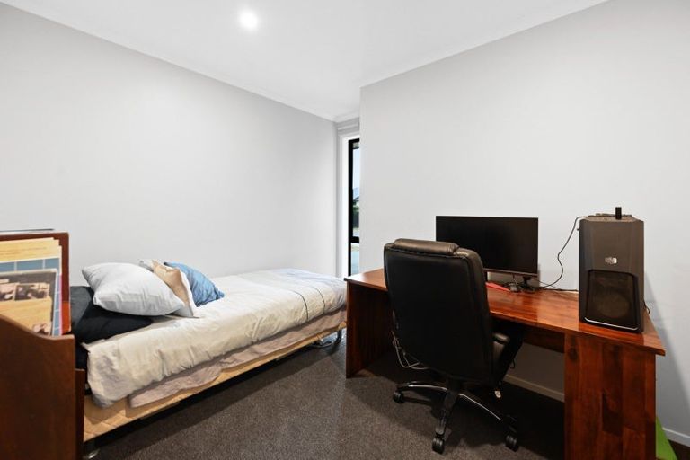 Photo of property in 18 Faber Place, Rototuna North, Hamilton, 3210