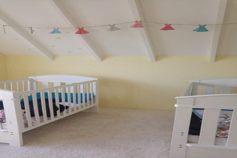 Photo of property in 24 Dominica Crescent, Grenada Village, Wellington, 6037