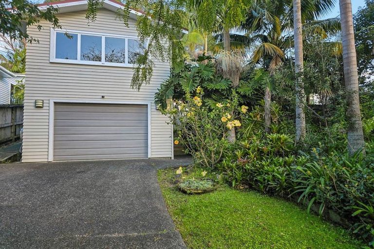 Photo of property in 28 Alexander Avenue, Torbay, Auckland, 0630