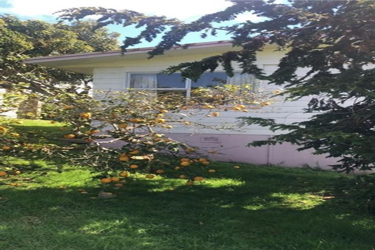 Photo of property in 10 Hewlett Road, Massey, Auckland, 0614