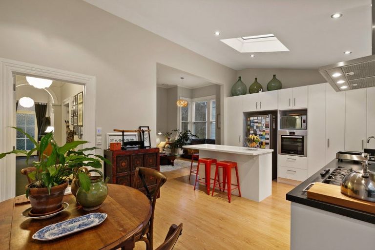 Photo of property in 84 Glenmore Street, Northland, Wellington, 6012