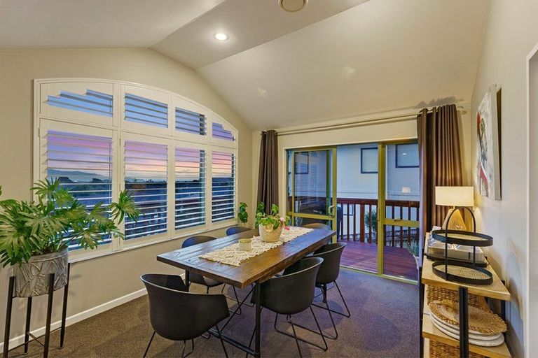 Photo of property in 56 Kakariki Grove, Waikanae, 5036