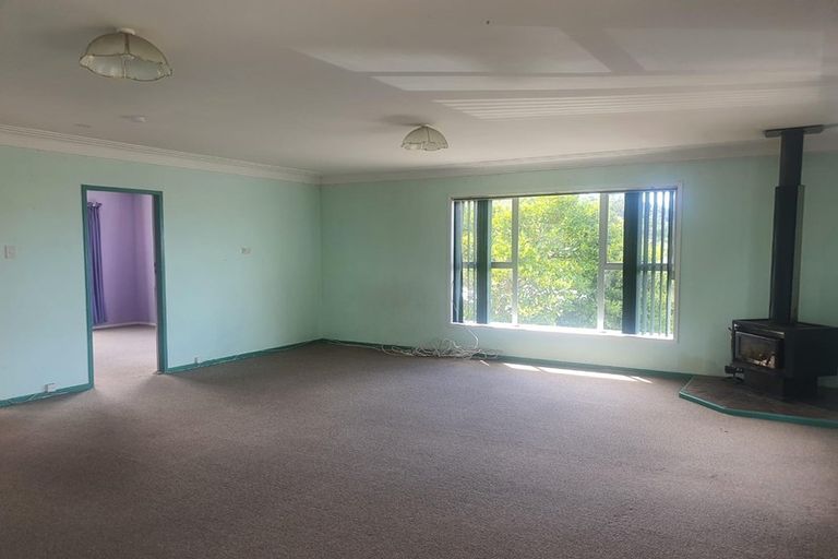 Photo of property in 639 Swanson Road, Swanson, Auckland, 0612