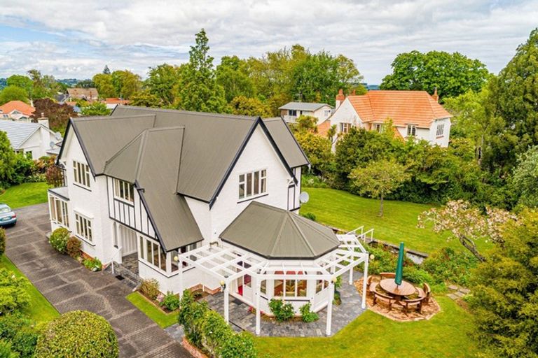 Photo of property in 32 Brassey Road, Saint Johns Hill, Whanganui, 4500