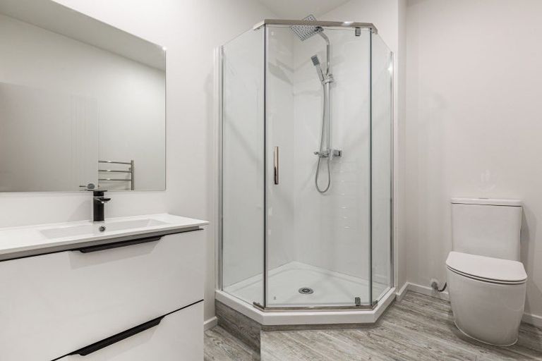 Photo of property in 8b Crispe Road, Clarks Beach, 2122