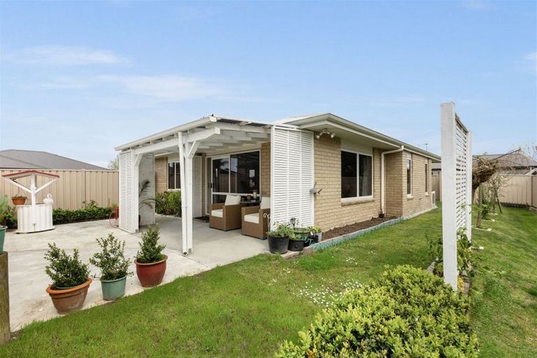 Photo of property in 5 Gregory Grove, Clive, 4102