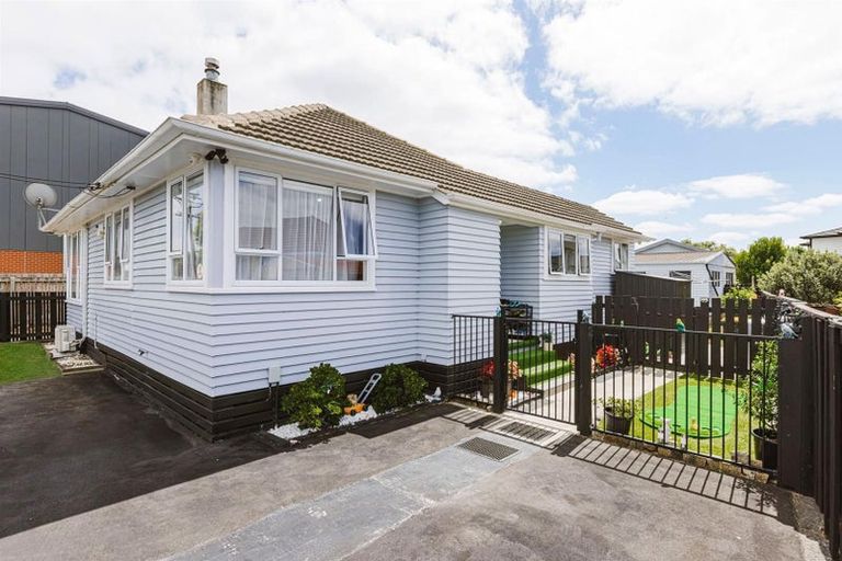 Photo of property in 111 Porchester Road, Papakura, 2110