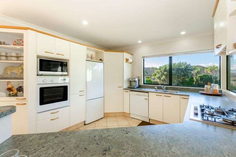 Photo of property in 2 Millennium Hill, Paraparaumu, 5032