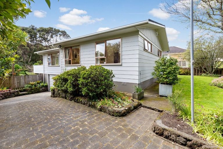 Photo of property in 34 Spinella Drive, Bayview, Auckland, 0629