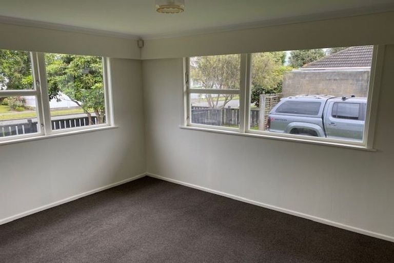 Photo of property in 16 Stamford Grove, Avalon, Lower Hutt, 5011