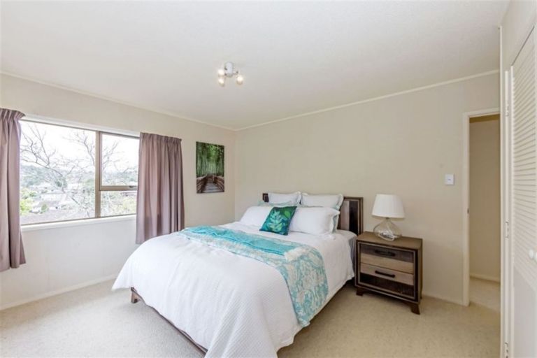Photo of property in 33 John Downs Drive, Browns Bay, Auckland, 0630