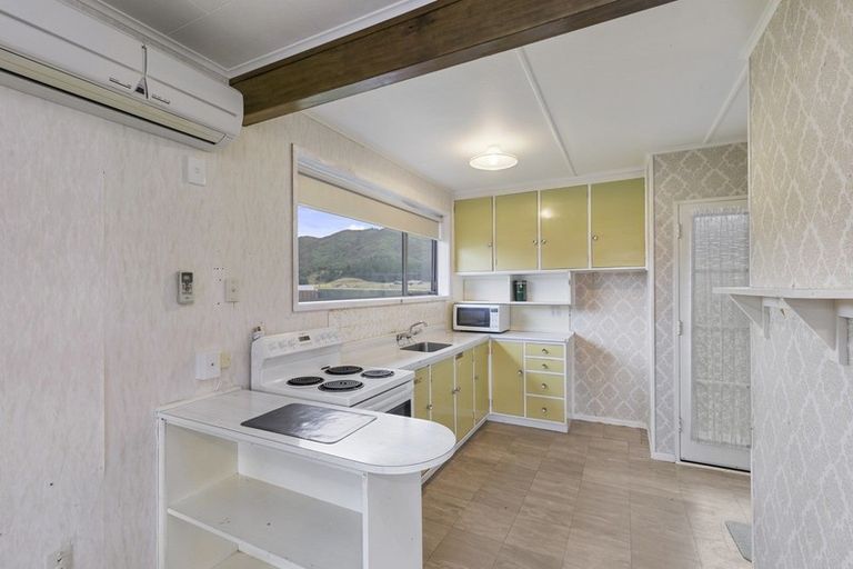 Photo of property in 34a Matthews Road, Wainuiomata, Lower Hutt, 5014