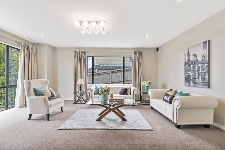 Photo of property in 99 Laurel Oak Drive, Schnapper Rock, Auckland, 0632