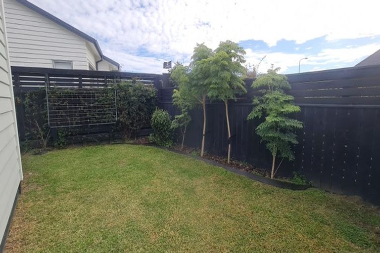 Photo of property in 39 Seagrass Place, Otaki Beach, Otaki, 5512