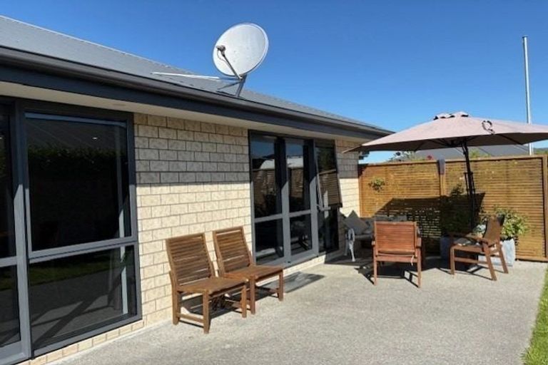 Photo of property in 6 Denton Street, Amberley, 7410