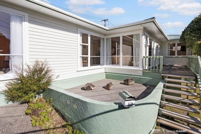 Photo of property in 108 Warwick Street, Wilton, Wellington, 6012