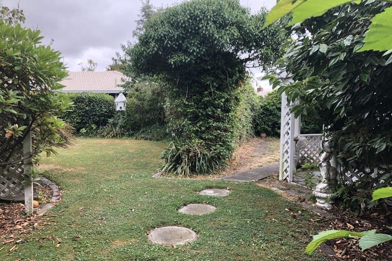 Photo of property in 17 Witbrock Crescent, Burnside, Christchurch, 8053