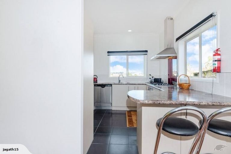 Photo of property in 25c Buscomb Avenue, Henderson, Auckland, 0610