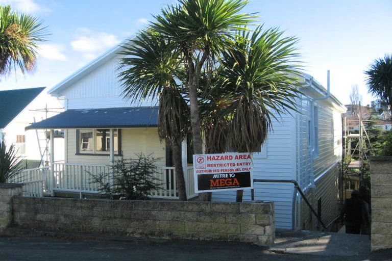 Photo of property in 19 Gladstone Road, Bluff Hill, Napier, 4110