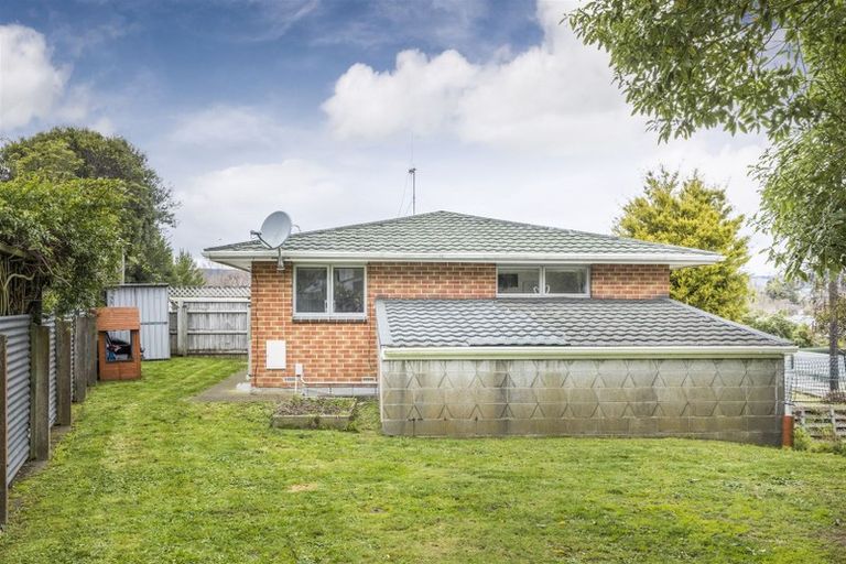 Photo of property in 1a Ruamahanga Crescent, Terrace End, Palmerston North, 4410