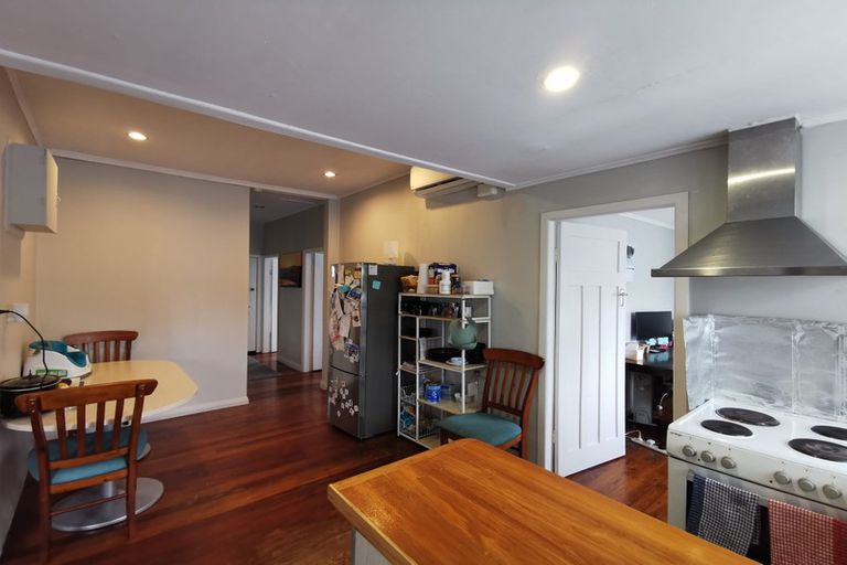 Photo of property in 13 Lavelle Road, Henderson, Auckland, 0612