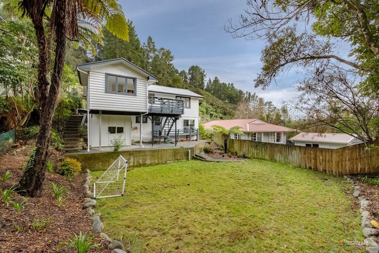 Photo of property in 31 Wyndham Road, Pinehaven, Upper Hutt, 5019