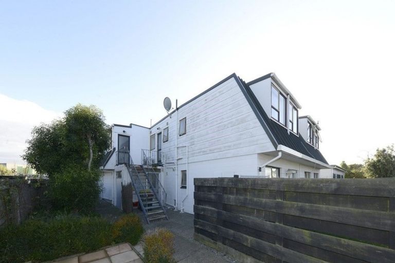 Photo of property in 2/43 Brockworth Place, Riccarton, Christchurch, 8011