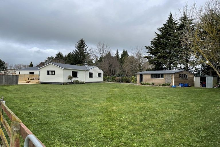 Photo of property in 17 Charlotte Street, Takapau, 4203