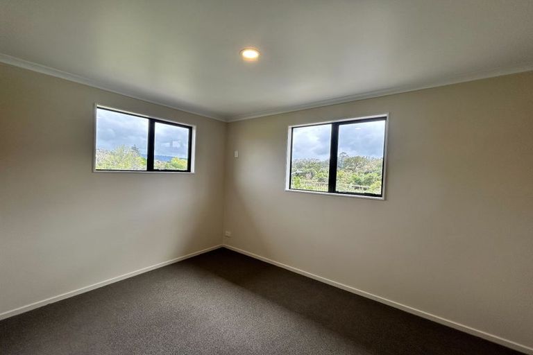 Photo of property in 50 Misty Valley Drive, Henderson, Auckland, 0612