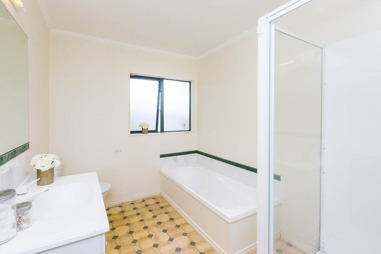 Photo of property in 20a Oxford Crescent, Ebdentown, Upper Hutt, 5018