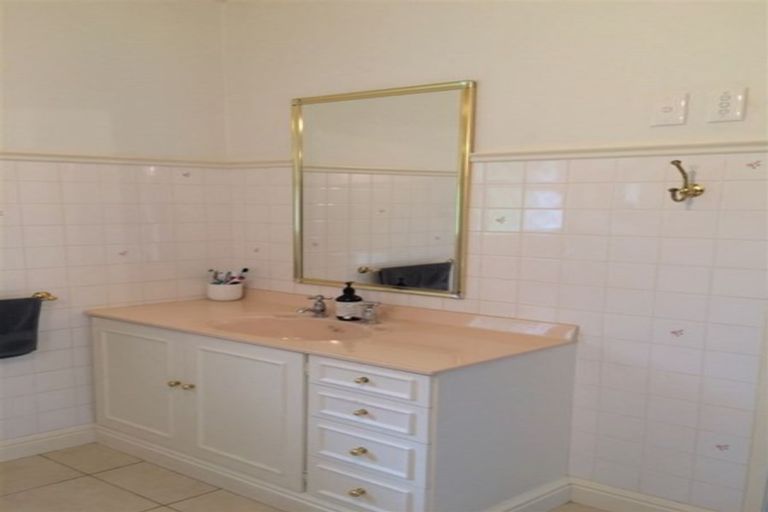 Photo of property in 16 Myres Street, Otumoetai, Tauranga, 3110