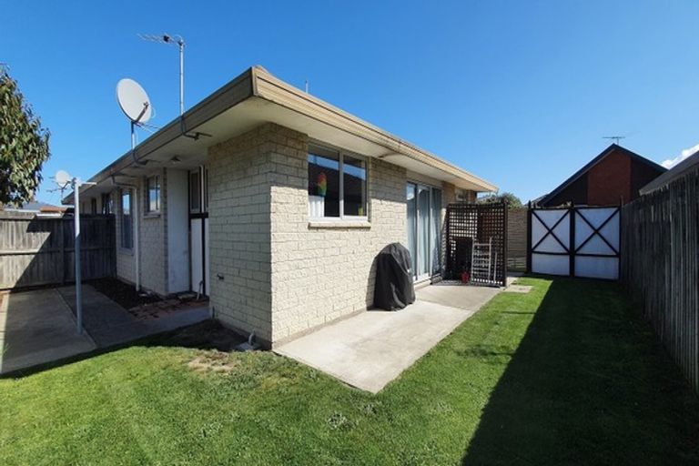 Photo of property in 2/19 Suva Street, Upper Riccarton, Christchurch, 8041