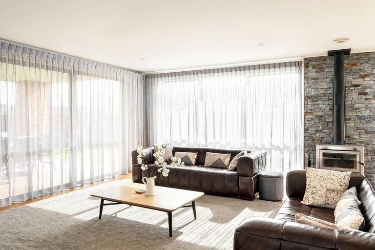 Photo of property in 10 Puketutu Grove, Motueka, 7120