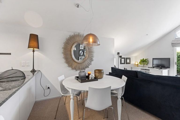 Photo of property in 3/93 Aikmans Road, Merivale, Christchurch, 8014