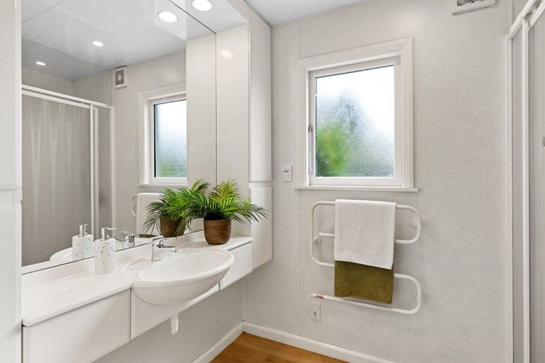 Photo of property in 9 Grassmere Street, Papanui, Christchurch, 8052