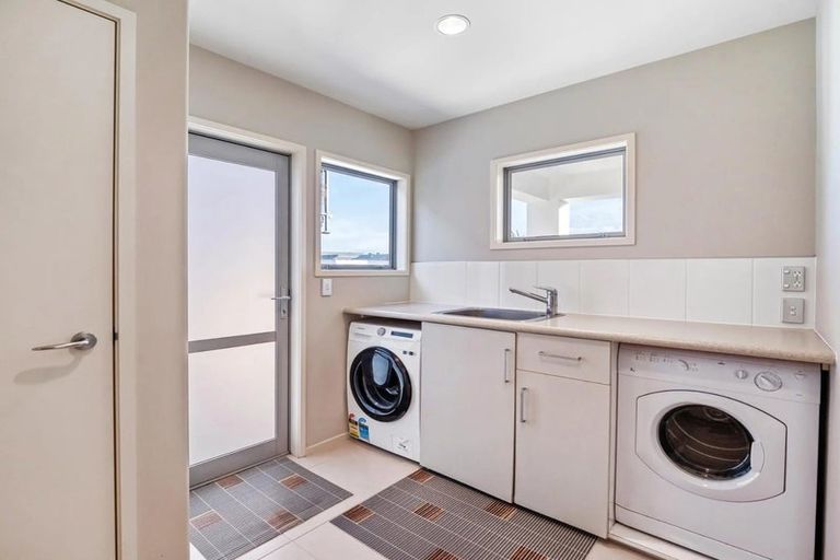 Photo of property in 22 Rita Street, Mount Maunganui, 3116