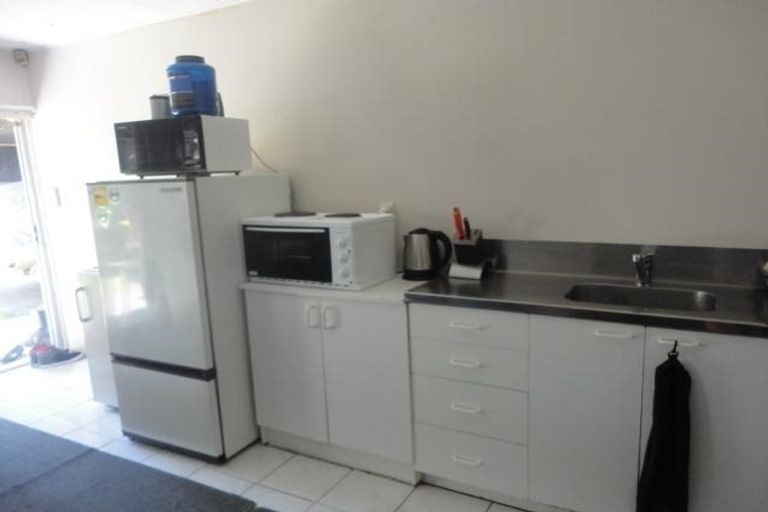 Photo of property in 94 Ayton Drive, Totara Vale, Auckland, 0629