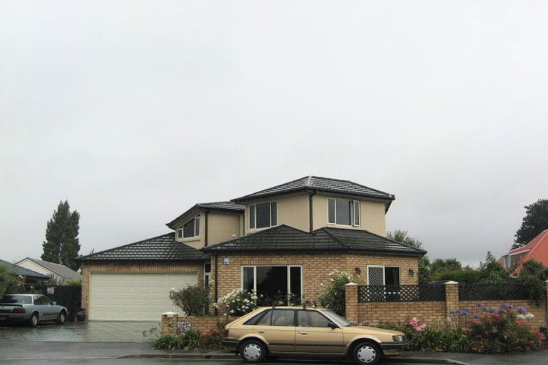 Photo of property in 15 Sutton Place, Dallington, Christchurch, 8061