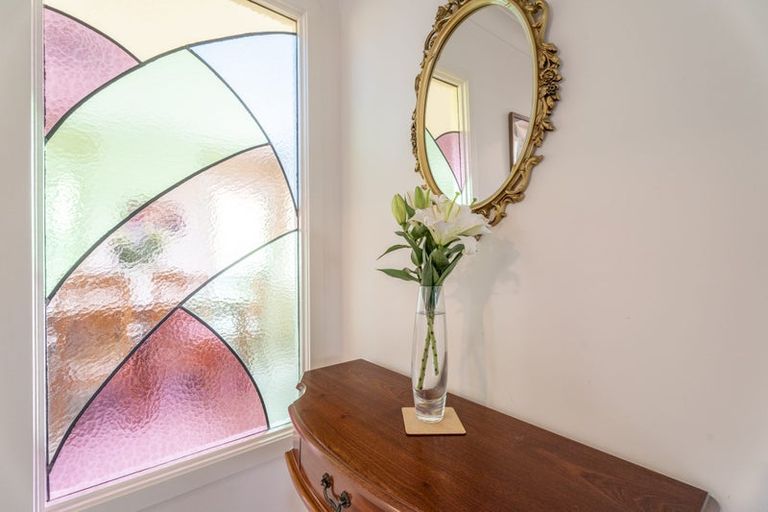 Photo of property in 6 Burbank Crescent, Churton Park, Wellington, 6037