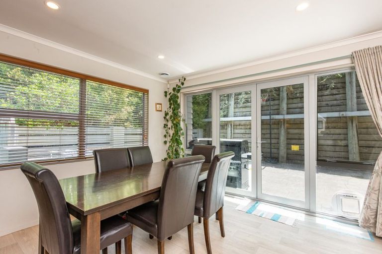 Photo of property in 16 Westwood Road, Tawa, Wellington, 5028