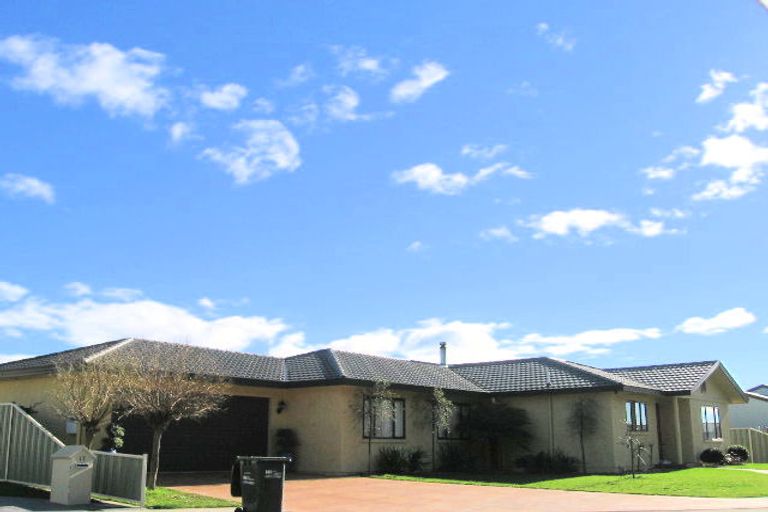 Photo of property in 15 Chelsea Drive, Taradale, Napier, 4112