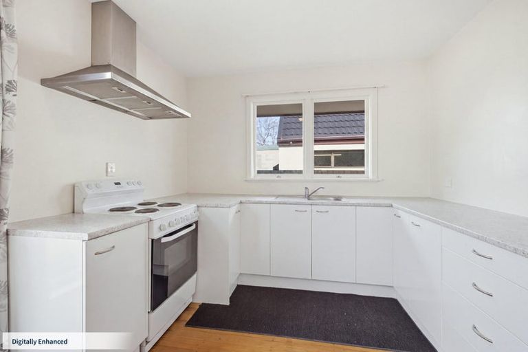 Photo of property in 2/102 Wainoni Road, Avondale, Christchurch, 8061