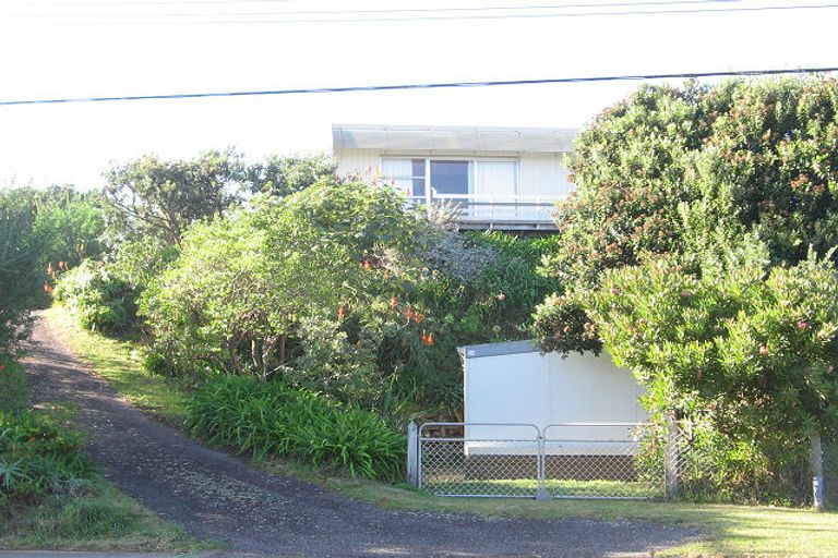 Photo of property in 54 Field Way, Waikanae Beach, Waikanae, 5036