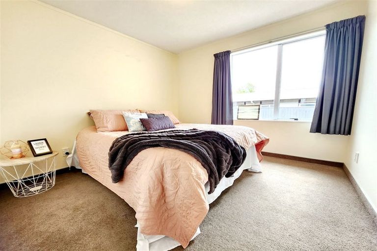Photo of property in 26 Glen Road, Stokes Valley, Lower Hutt, 5019