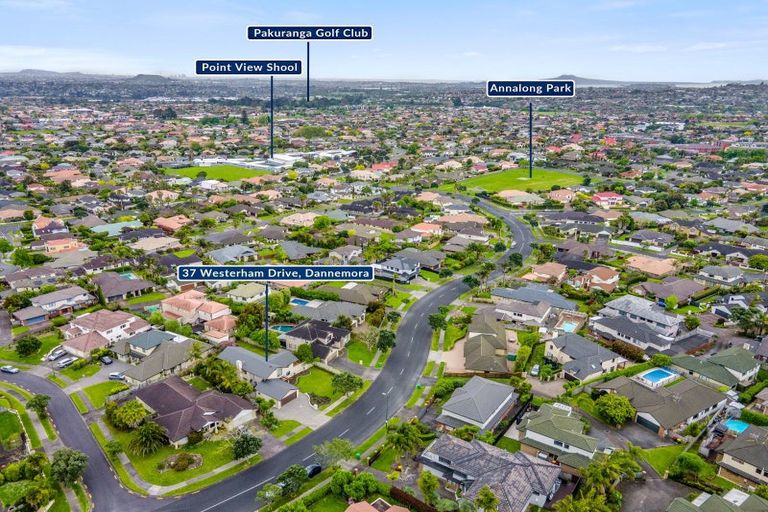 Photo of property in 37 Westerham Drive, Dannemora, Auckland, 2016