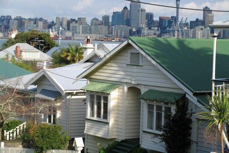 Photo of property in 9 Huia Street, Devonport, Auckland, 0624