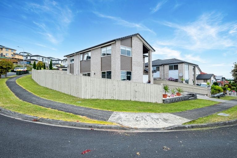 Photo of property in 140 Keri Vista Rise, Papakura, 2110