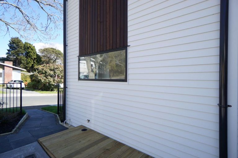 Photo of property in 1/22 Takapu Street, Henderson, Auckland, 0612