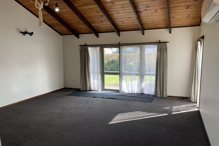 Photo of property in 92 Carrington Avenue, Silverdale, Hamilton, 3216